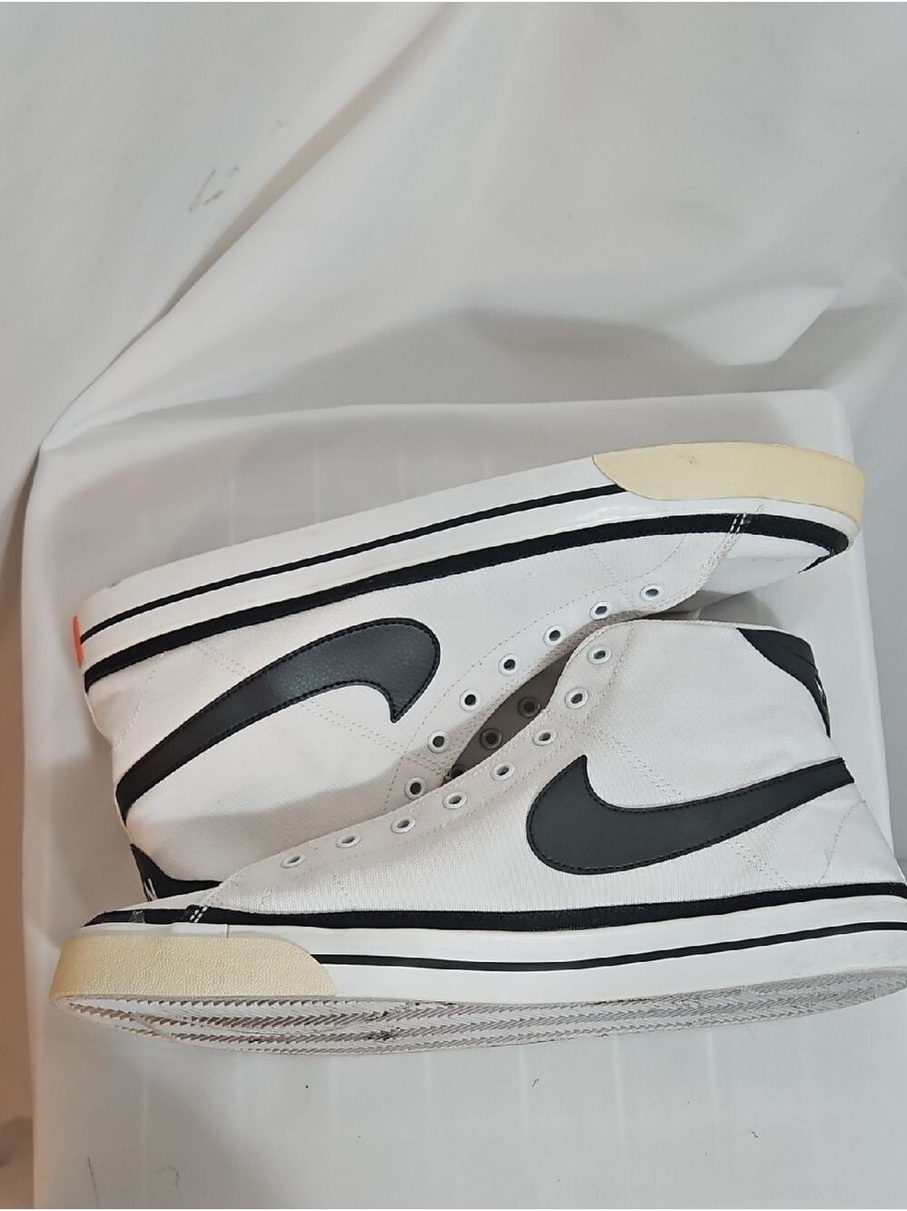 Women’s Nike Court Legacy Mid Canvas Sneakers White Black Size 13 Used Pre-loved - Picture 15 of 17